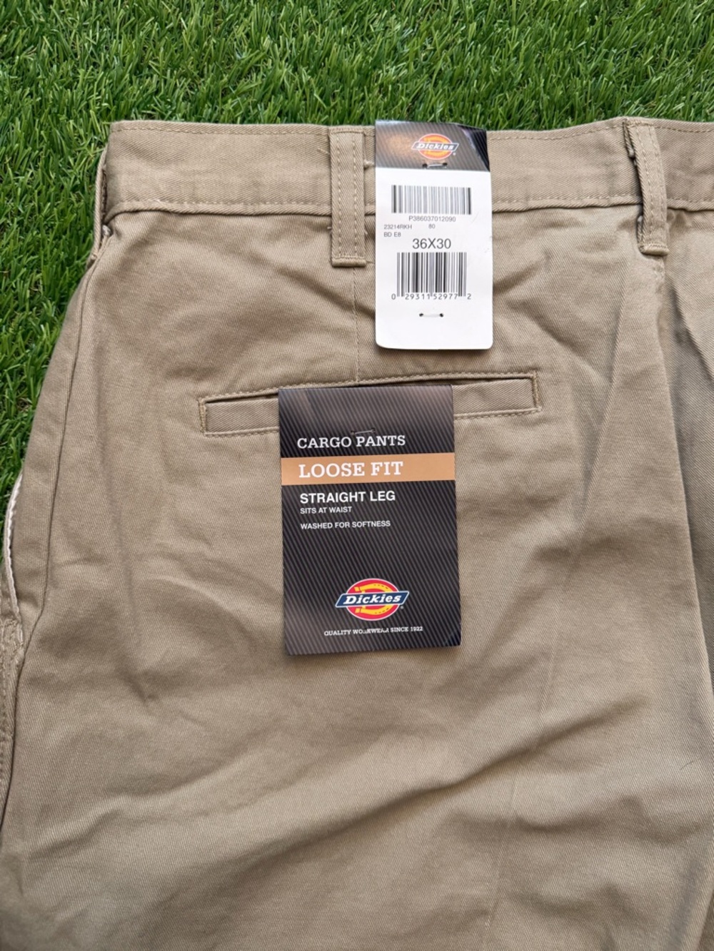 NWT Dickies tan loose fit cargo pants